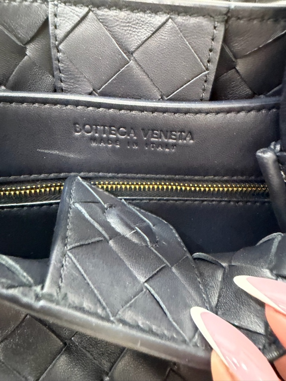 Bottega Veneta Andiamo in color Navy small like new w receipt - Picture 6 of 11